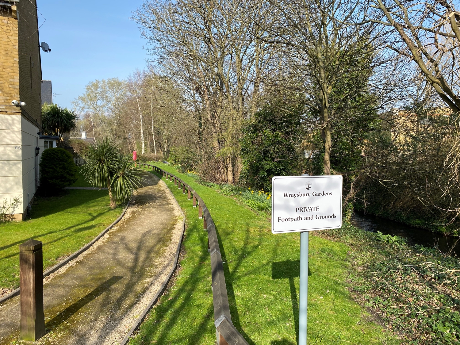 Wraysbury Gardens, StainesuponThames, Surrey, TW18 Nevin And Wells